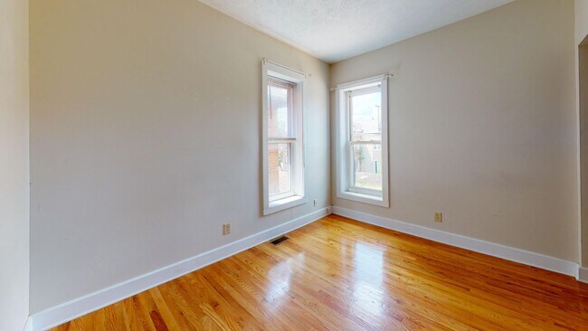 Foto del edificio - 1369 Indianola Ave