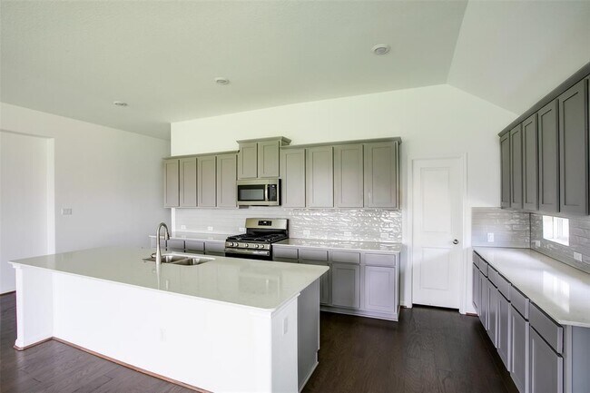 Building Photo - 105 Coronella Dr