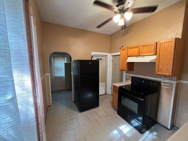 Foto del edificio - 4321 E 7th St