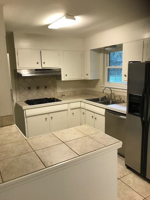 Primary Photo - 245 Highland Park Dr
