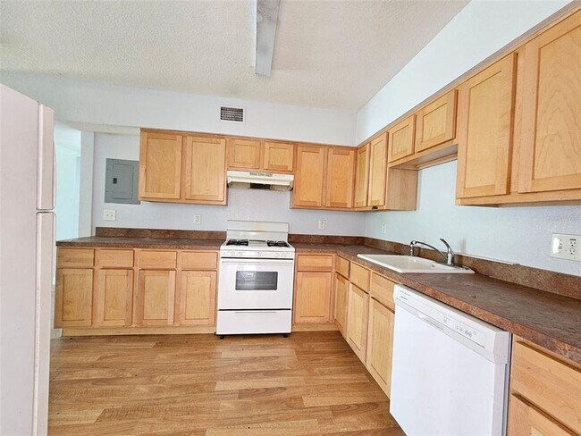 Foto del edificio - 1355 Drew St