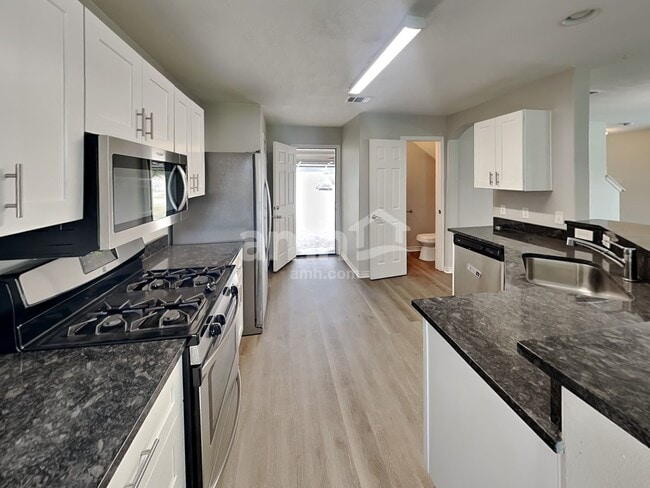 Building Photo - 13323 Ambrosa Dr