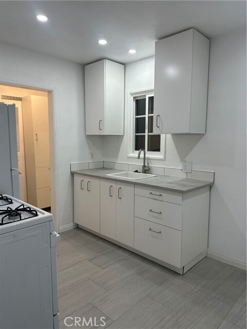 Building Photo - 433 N Basque Ave