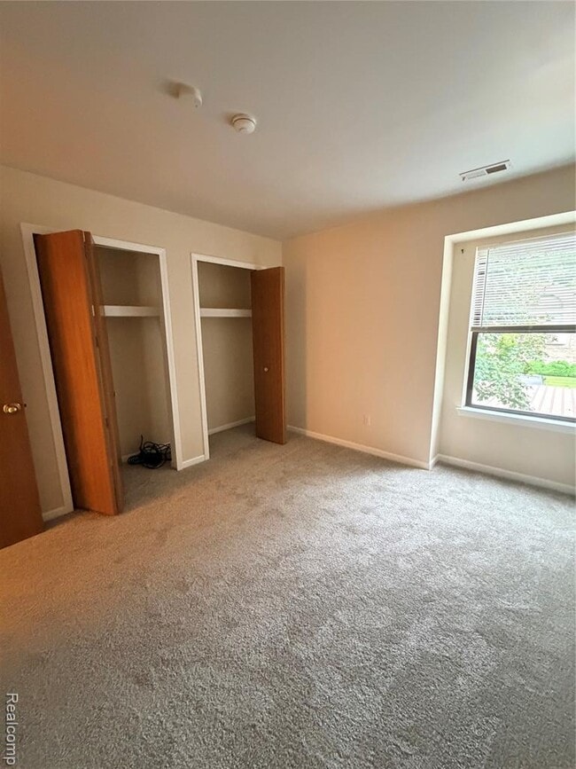 Building Photo - 42779 Lilley Pointe Dr