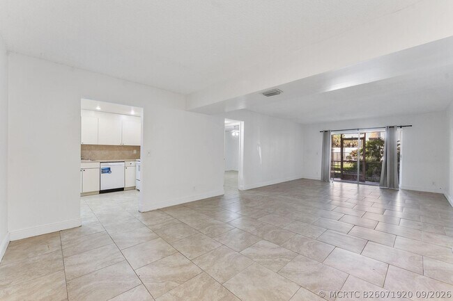 Foto del edificio - 632 NW 13th St