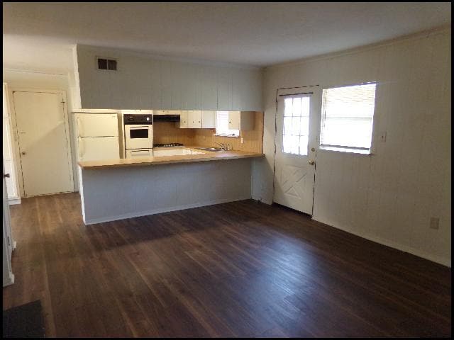 Building Photo - 408 Pickwick Ln