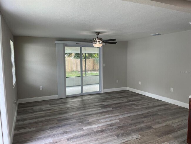 Foto del edificio - 2824 Meadow View Ave