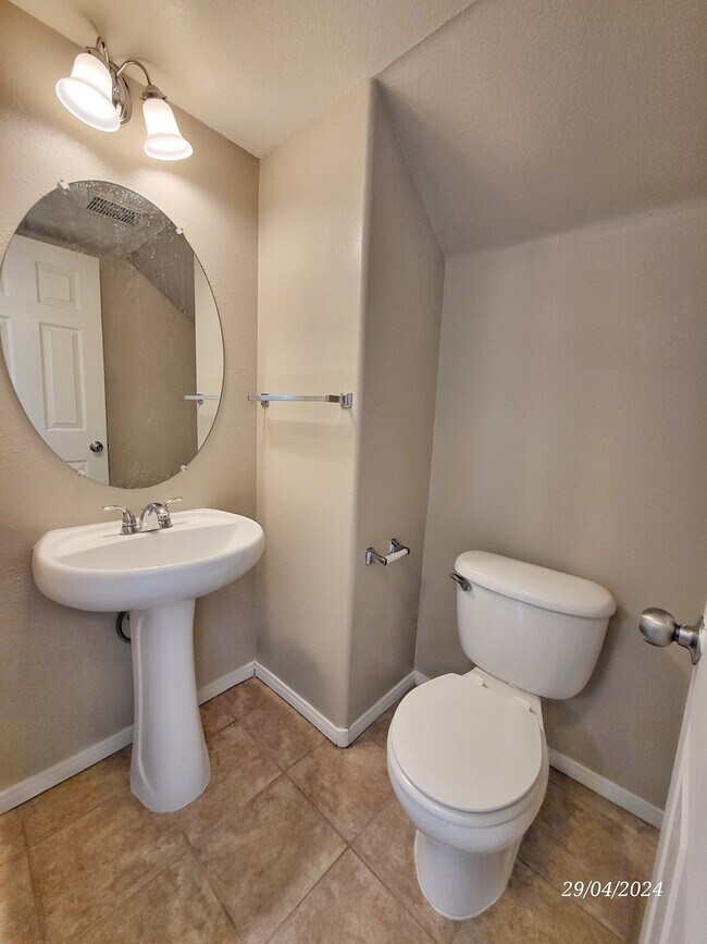 Foto del edificio - 7512 S Desert Lupine St