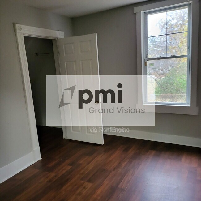 Foto del edificio - 941 E Cantrell St