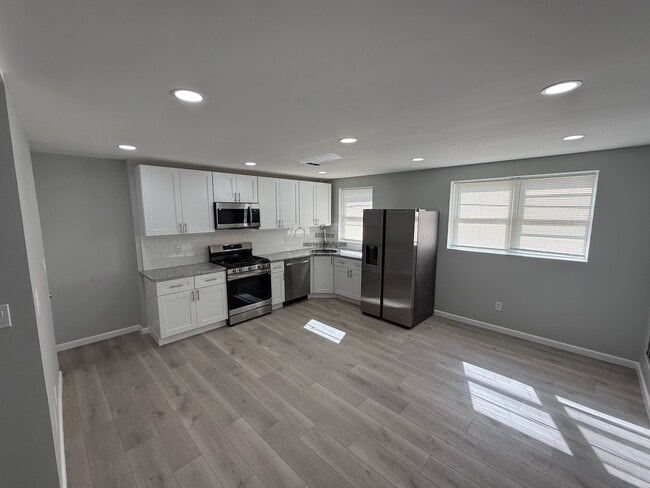 Photo - 1120 Passmore St House