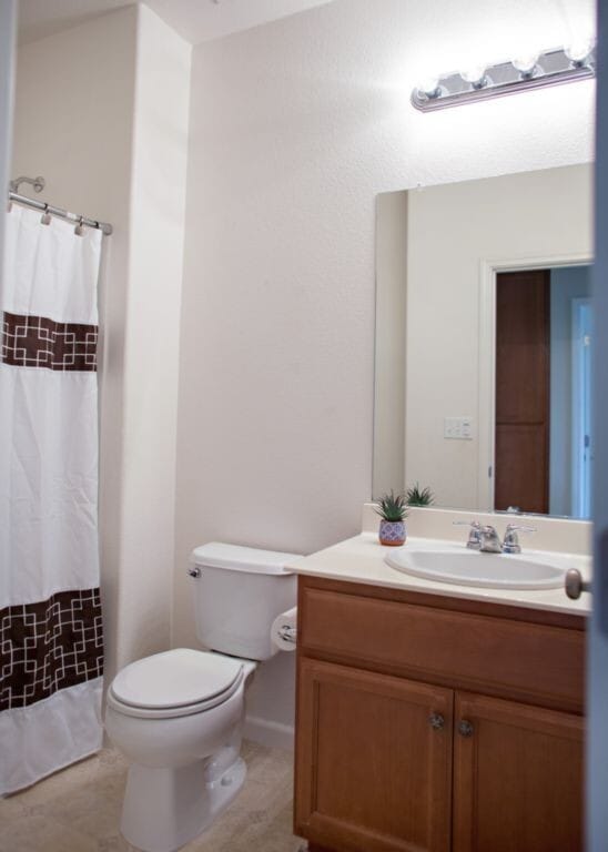 Foto del edificio - 6151 Lonetree Blvd