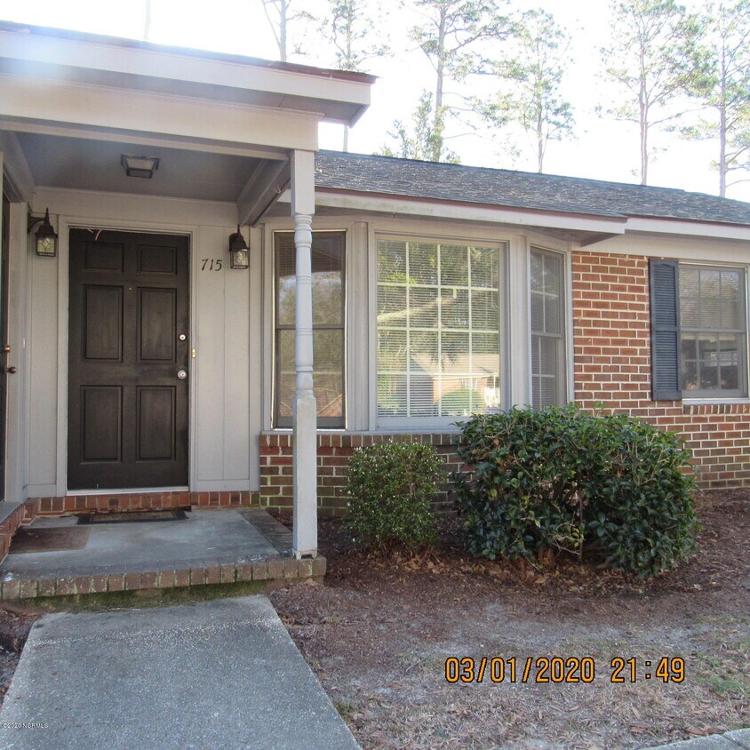Primary Photo - 715 Montclair Dr