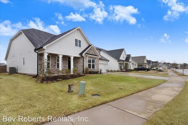 Building Photo - 4 br, 4.5 bath House - 200 Lingonberry Drive