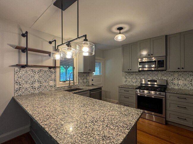 Foto del edificio - Charming 2 Bed 1.5 Bath Home in Haymount