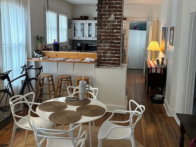 Foto del edificio - 2256 Evelyn Ave