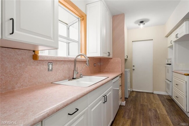 Building Photo - 2 br, 1 bath House - 505 San Bernardino Ave