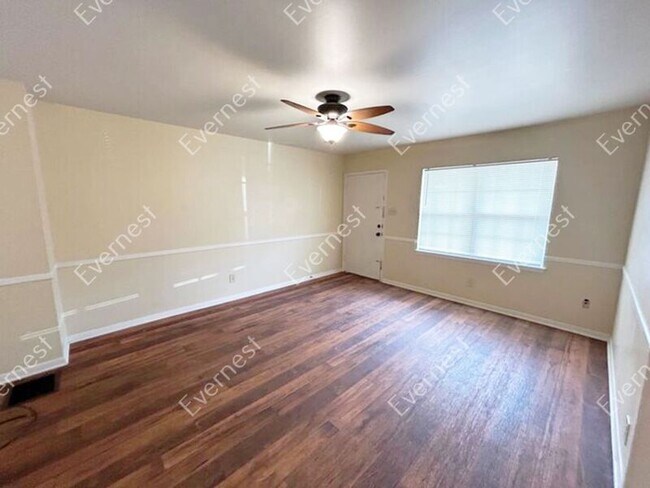 Foto del edificio - 5622 B St