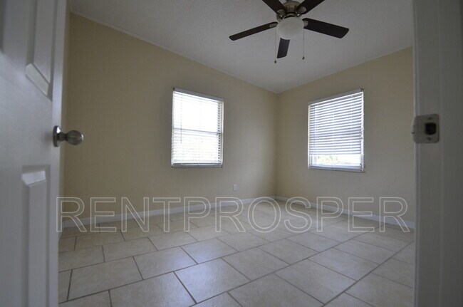 Foto del edificio - 740 W Robinson St