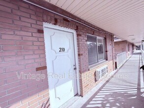 Building Photo - 3301 58th Ave S