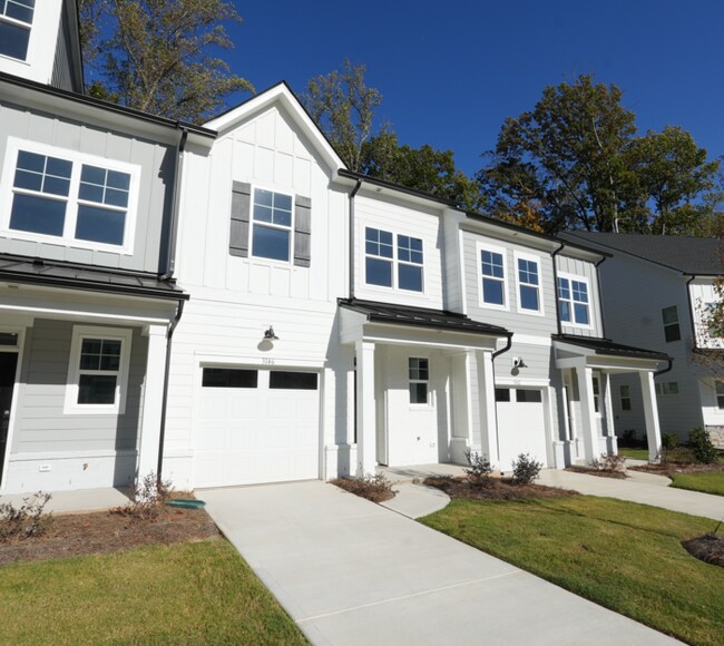 Foto del edificio - Brand New 3-Bedroom Townhome in Prime Charlotte Location!