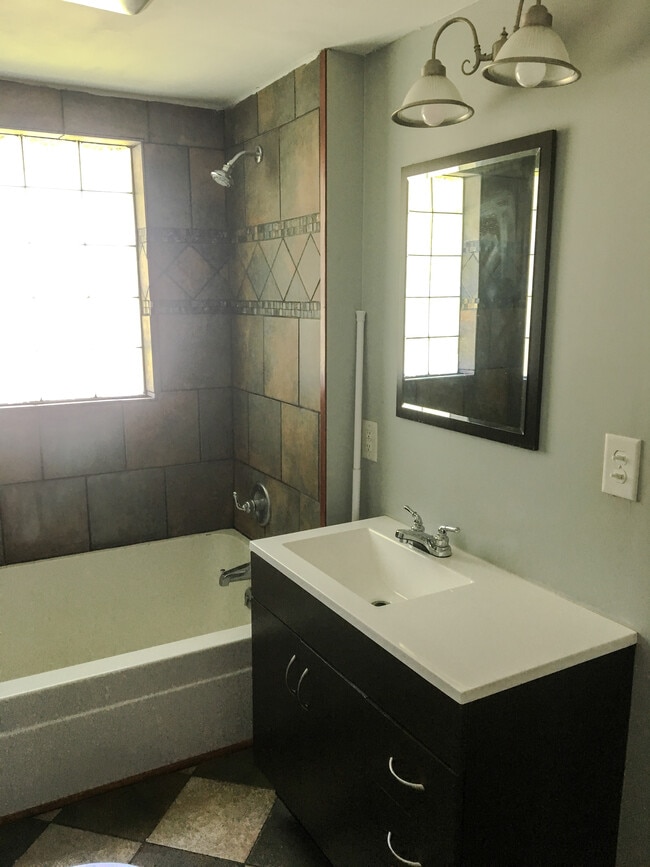 Building Photo - 108 Denson Ave NW