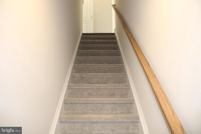 Building Photo - 713 Platinum Dr