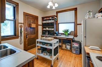Building Photo - 416 Castle Pl