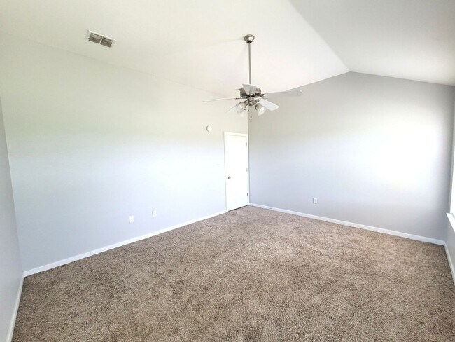 Building Photo - Beautiful Lorena ISD Home