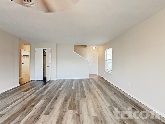 Foto del edificio - 9215 Dewberry Blossom Ln