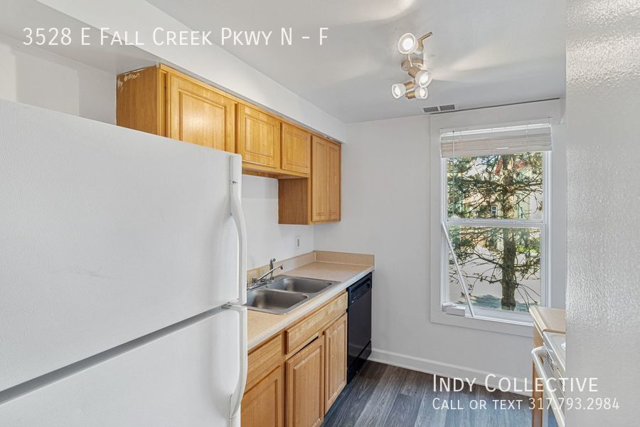 Primary Photo - *MOVE IN SPECIAL* - $500 off First Month!