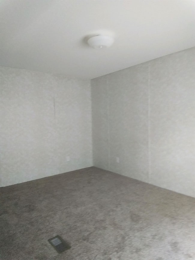 Building Photo - 4012 E View Dr