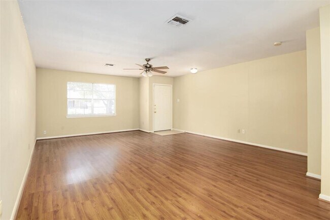 Foto del edificio - 9615 Meadowvale Dr