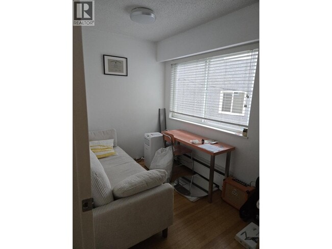 Building Photo - 1235 W 10th Ave