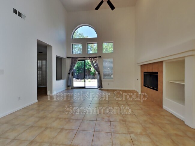 Building Photo - 1723 Palatia Dr