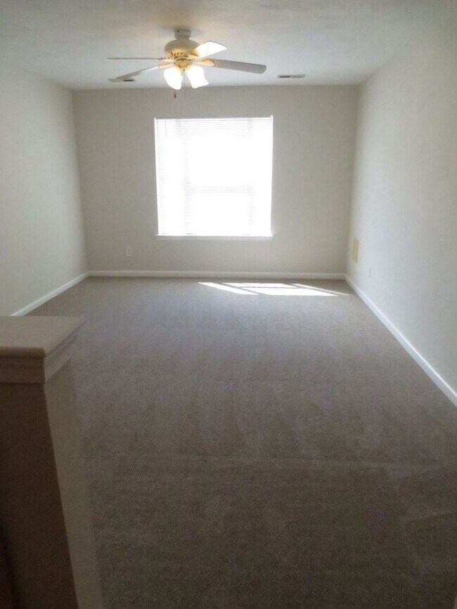 Foto del edificio - 2 BR, 1 BA Condo Military HWY & Indian Riv...