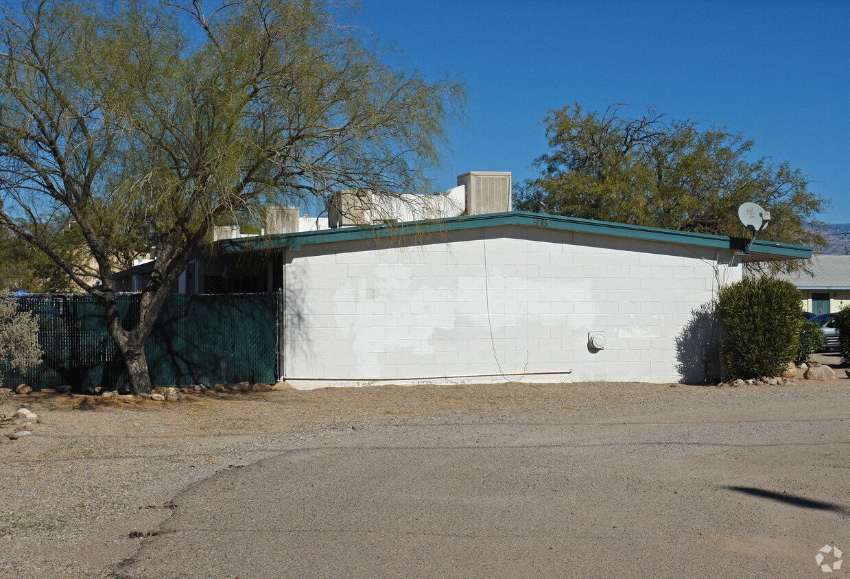 Foto del edificio - 5815 E 28th St