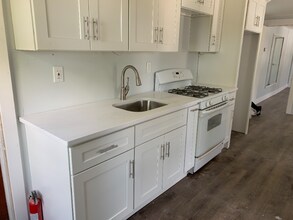 Building Photo - 4 Bay Front Dr