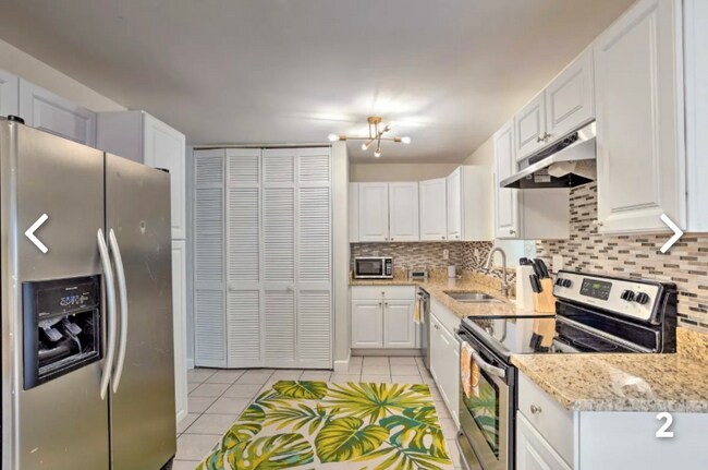 Building Photo - 4434 Bamboo Dr