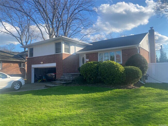 Building Photo - 748 Leslie Ln