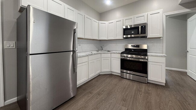Foto del edificio - 275 S 56th St