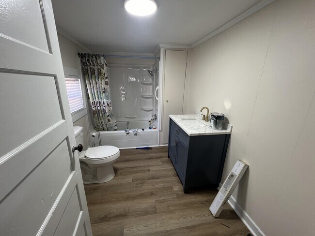 Building Photo - 126 Park Ave