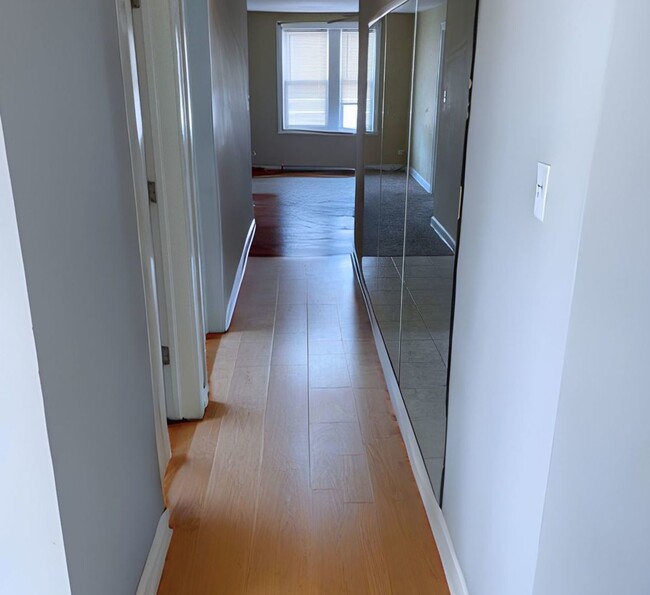 Building Photo - 4343 W Diversey Ave