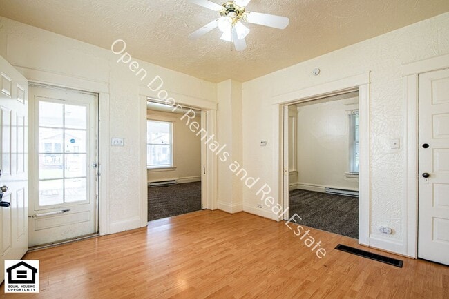 Building Photo - 608 Anderson Ave