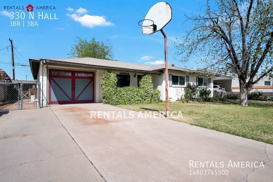 Foto principal - 3 Bedroom, and detached guest suite! Lands...