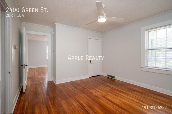 Building Photo - 2400 Green St - Available mid-July