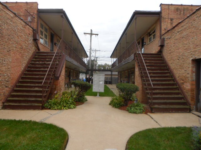 Primary Photo - 3011 W 111th St