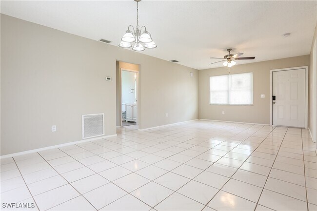 Foto del edificio - 4378 Durant St