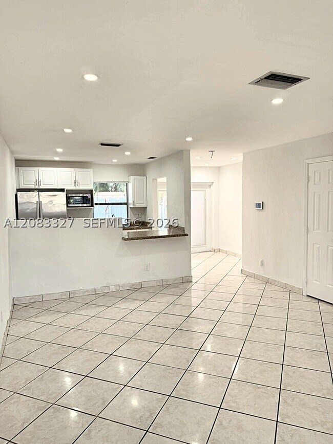 Foto del edificio - 10554 NW 3rd St