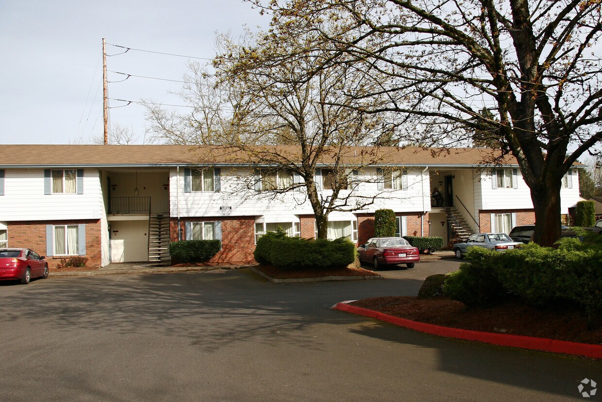Primary Photo - 2630 SE 136th Ave