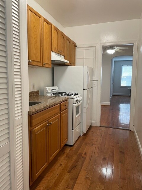 Cocina - 204 21st St NE